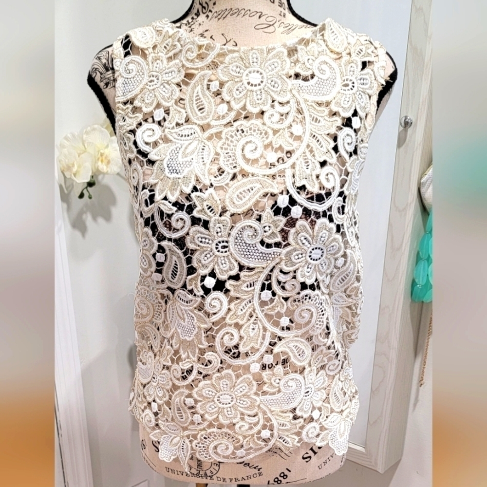 ENGLISH Rose Knit top. B7